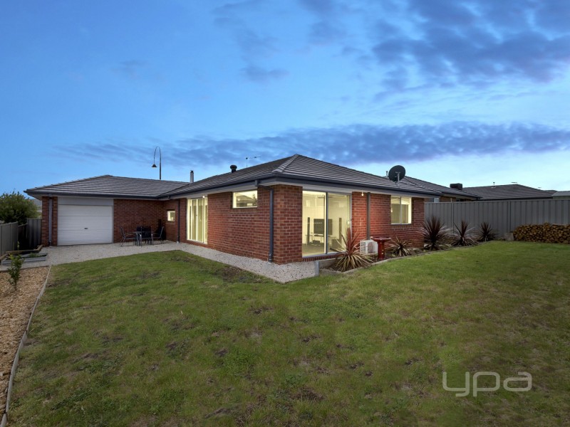 10 Wimpara Crescent, Maddingley VIC 3340