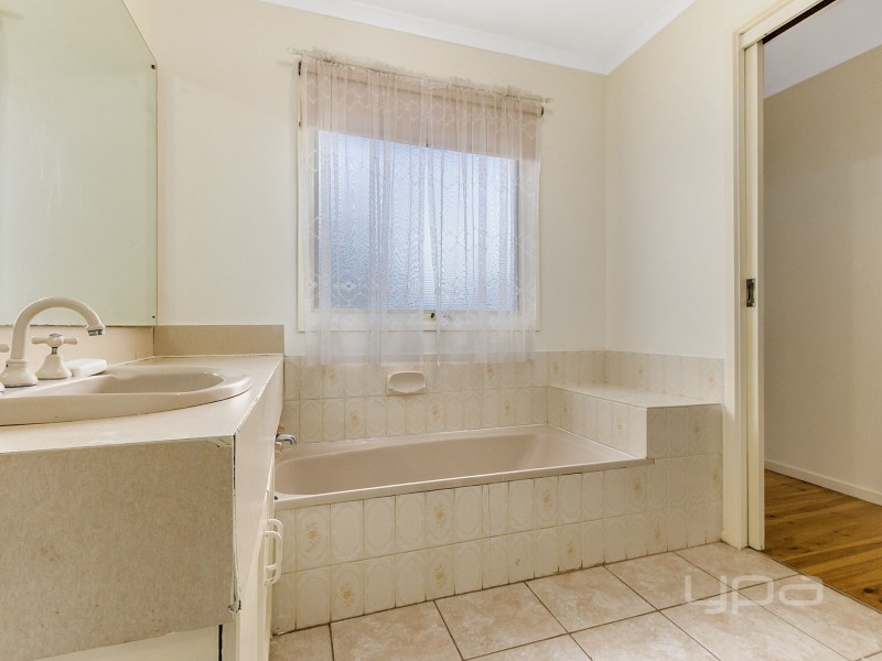 26 Tulloch Avenue, Kurunjang VIC 3337