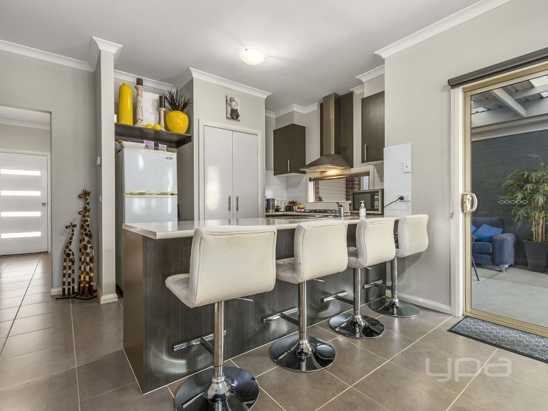 2/36 Somerton Court, Darley VIC 3340