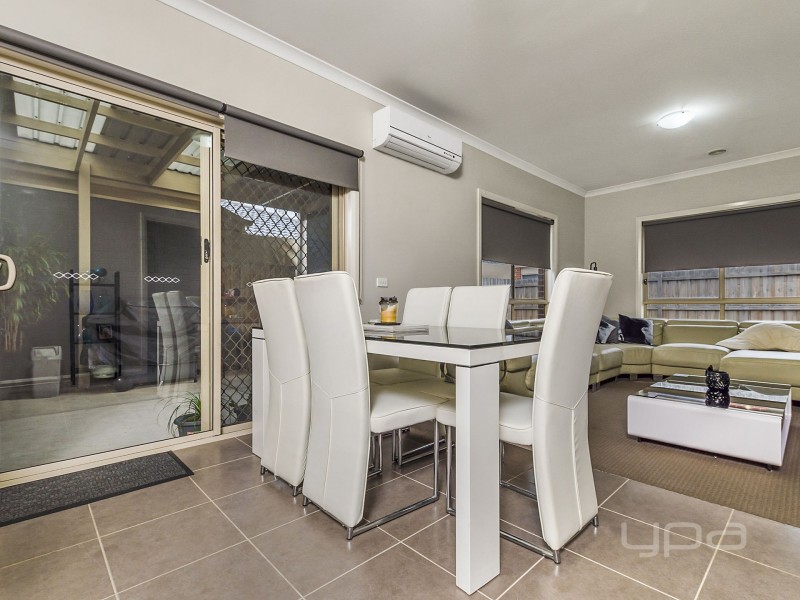 2/36 Somerton Court, Darley VIC 3340