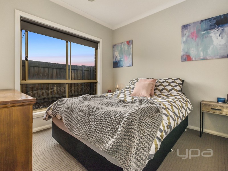 2/36 Somerton Court, Darley VIC 3340
