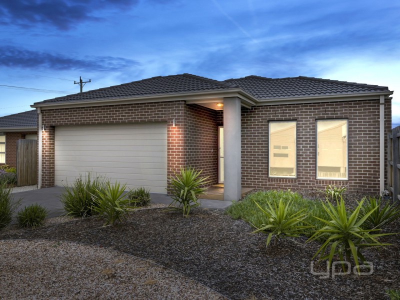 2/36 Somerton Court, Darley VIC 3340