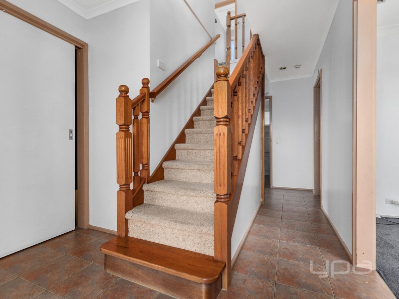 10 Glamis Place, Melton West VIC 3337