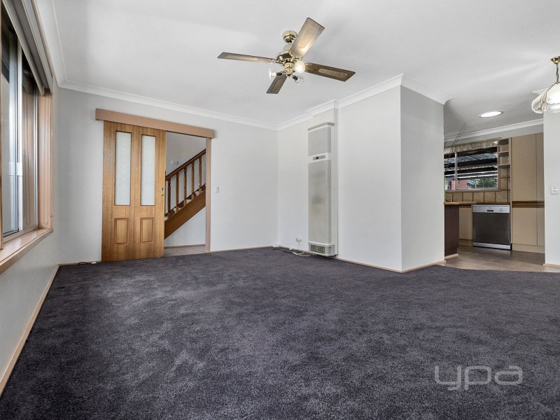 10 Glamis Place, Melton West VIC 3337