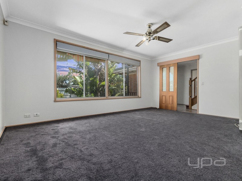 10 Glamis Place, Melton West VIC 3337