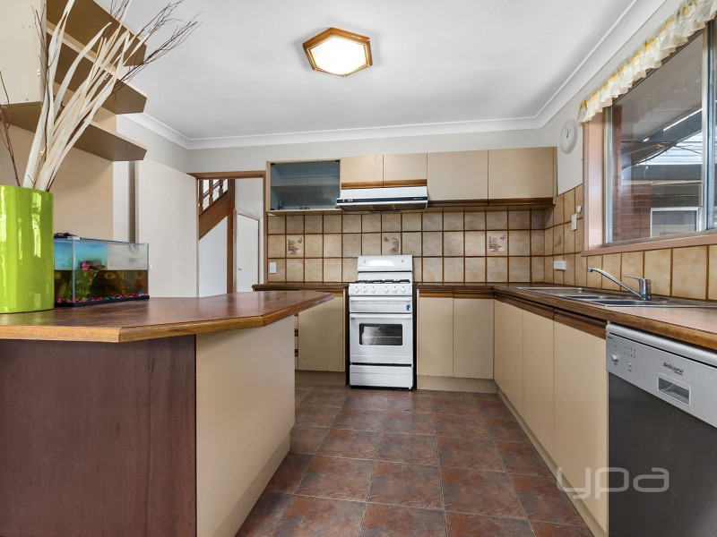 10 Glamis Place, Melton West VIC 3337