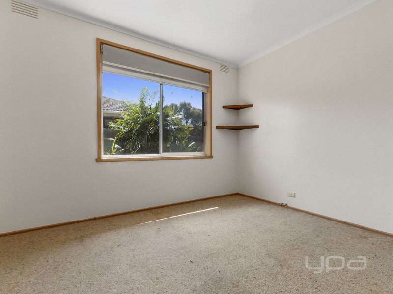 10 Glamis Place, Melton West VIC 3337