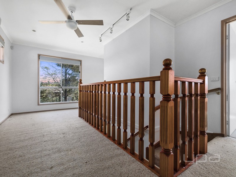 10 Glamis Place, Melton West VIC 3337