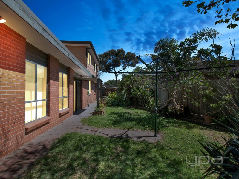 10 Glamis Place, Melton West VIC 3337