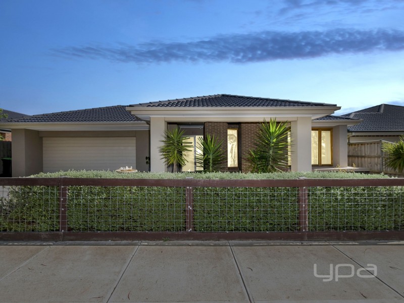 12 Marong Avenue, Eynesbury VIC 3338
