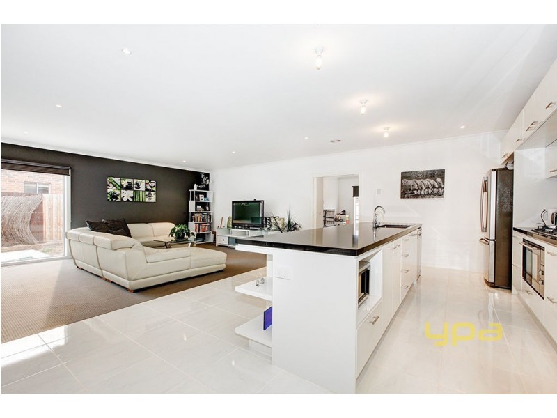 12 Marong Avenue, Eynesbury VIC 3338