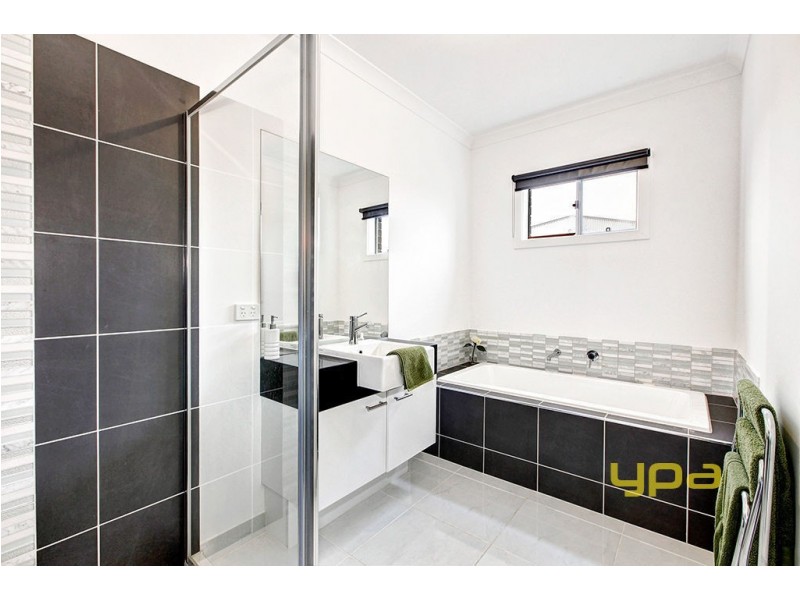 12 Marong Avenue, Eynesbury VIC 3338