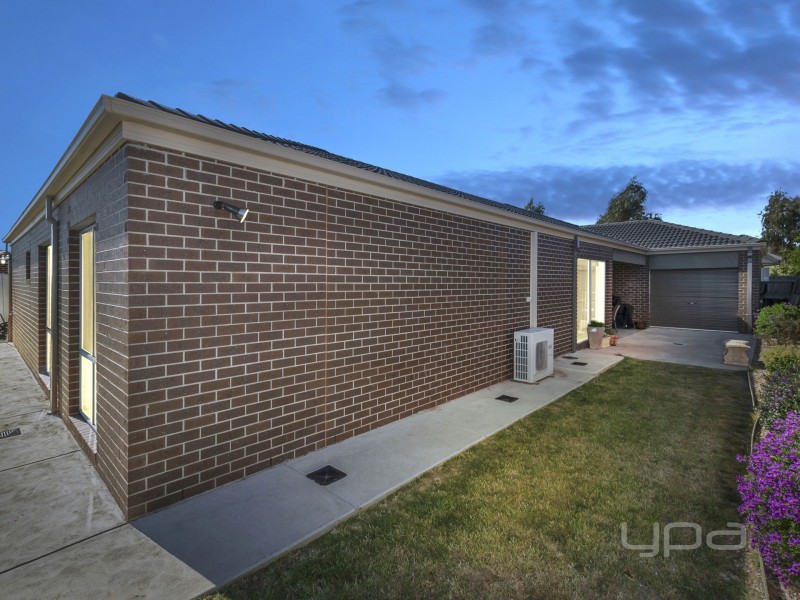 12 Marong Avenue, Eynesbury VIC 3338