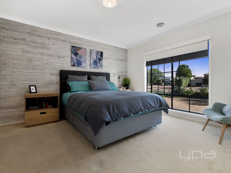 13 Harrington Drive, Melton West VIC 3337