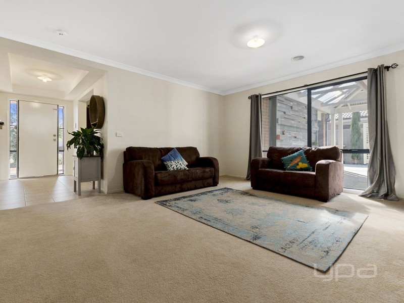 13 Harrington Drive, Melton West VIC 3337