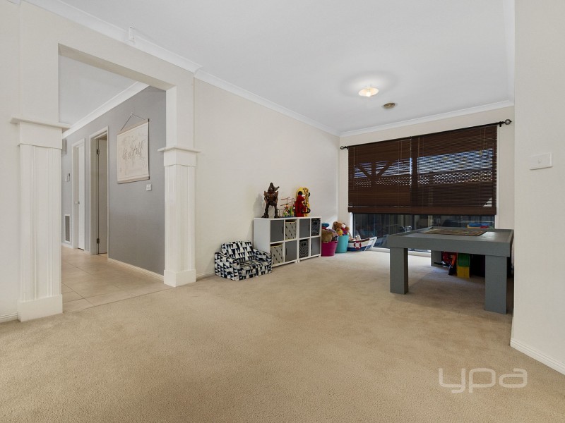 13 Harrington Drive, Melton West VIC 3337