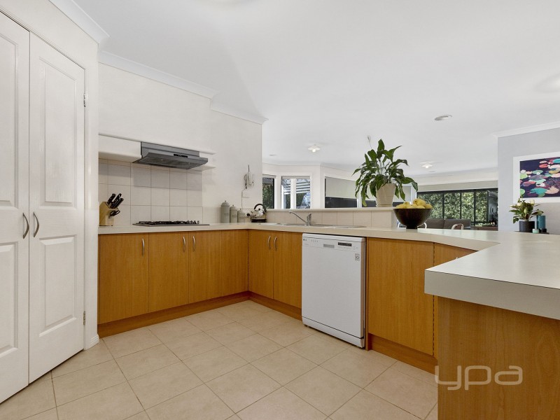 13 Harrington Drive, Melton West VIC 3337