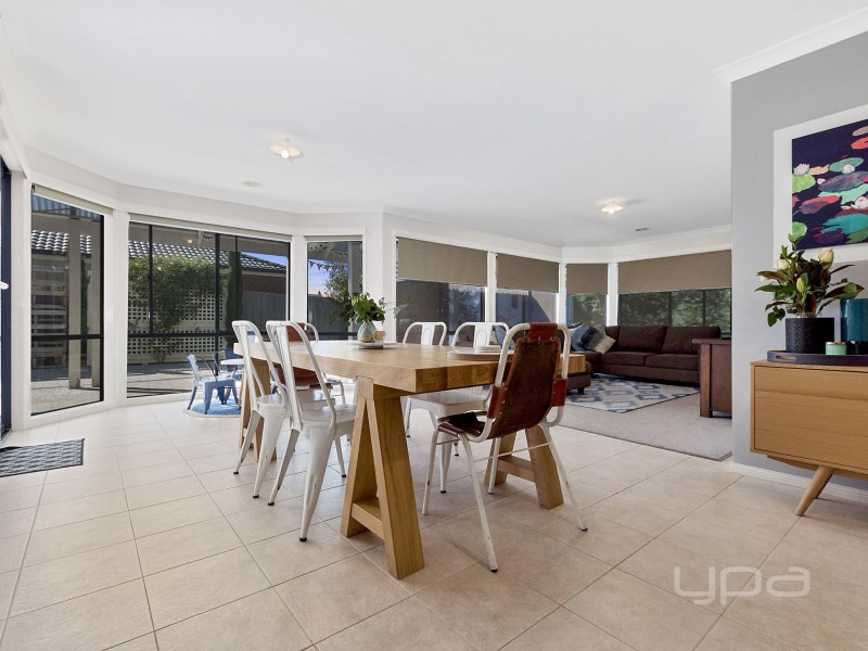 13 Harrington Drive, Melton West VIC 3337