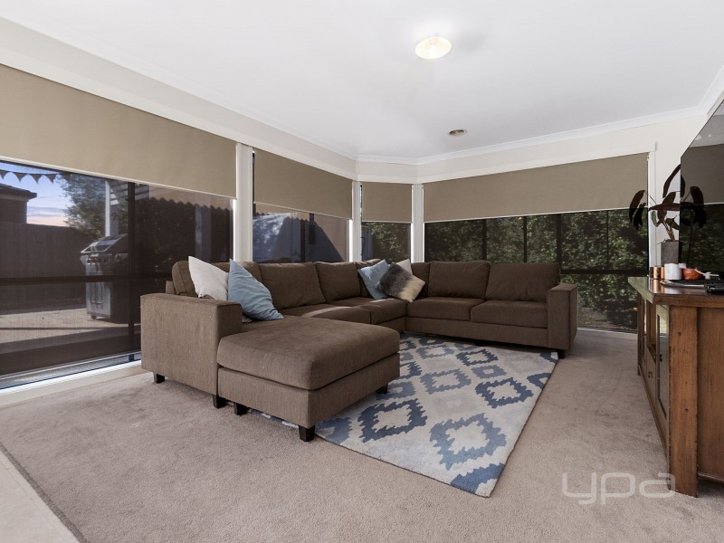 13 Harrington Drive, Melton West VIC 3337