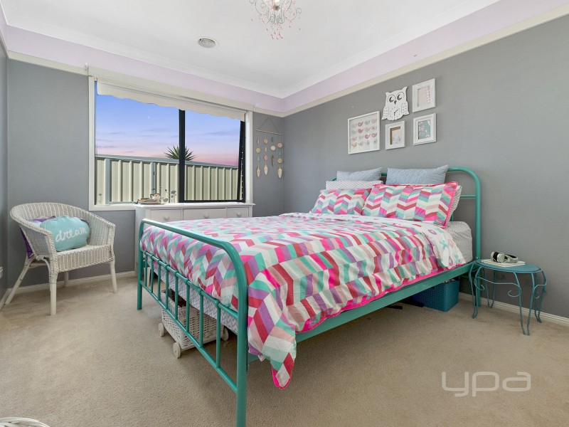 13 Harrington Drive, Melton West VIC 3337