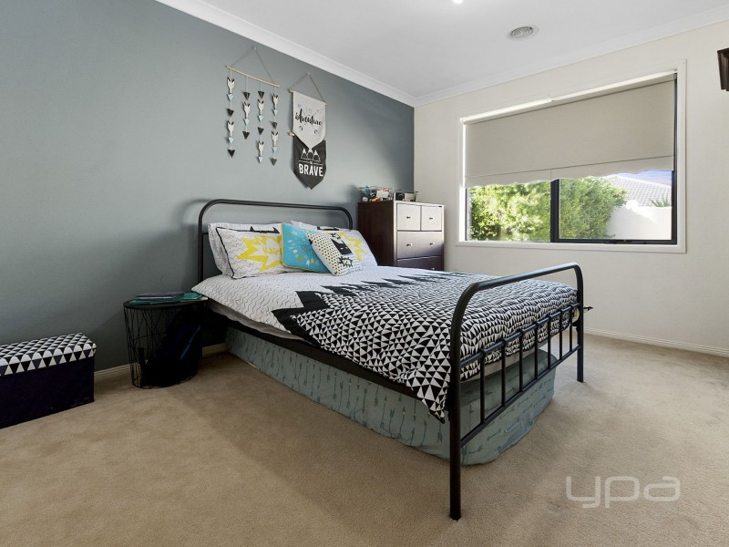 13 Harrington Drive, Melton West VIC 3337