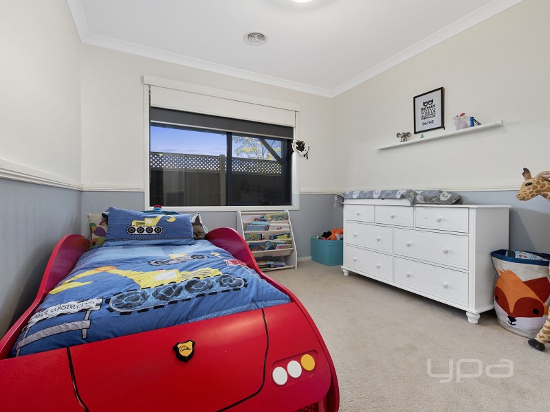 13 Harrington Drive, Melton West VIC 3337