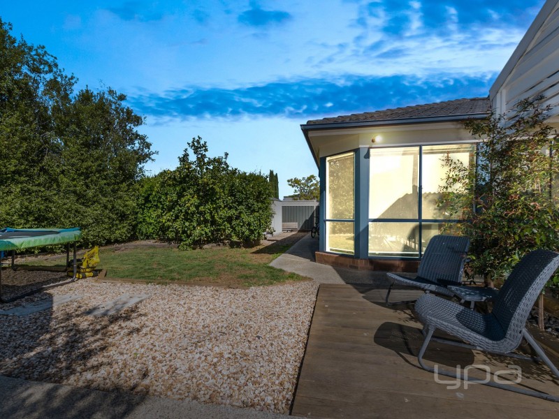 13 Harrington Drive, Melton West VIC 3337