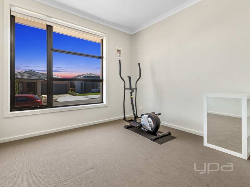 12 Jasper Way, Melton South VIC 3338