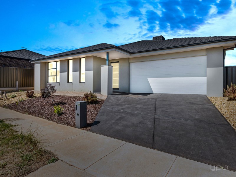 12 Jasper Way, Melton South VIC 3338