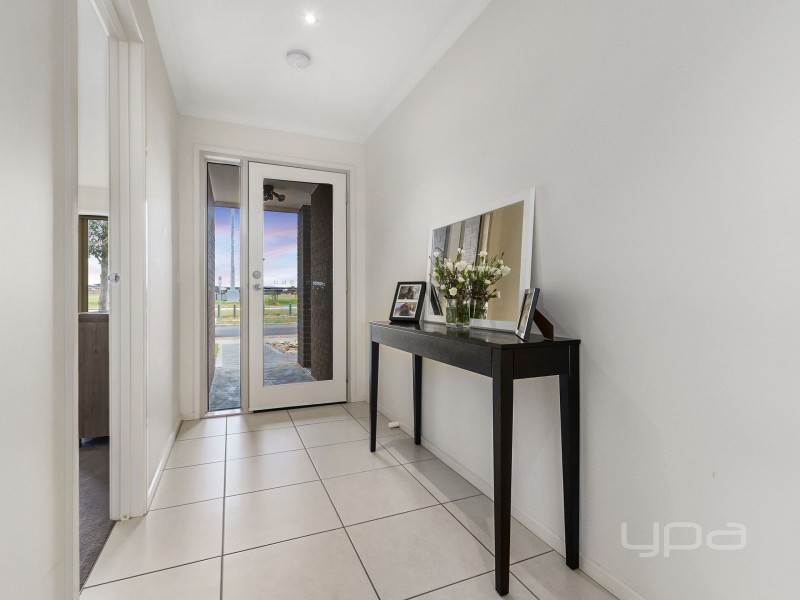 43 Long Tree Drive, Melton West VIC 3337