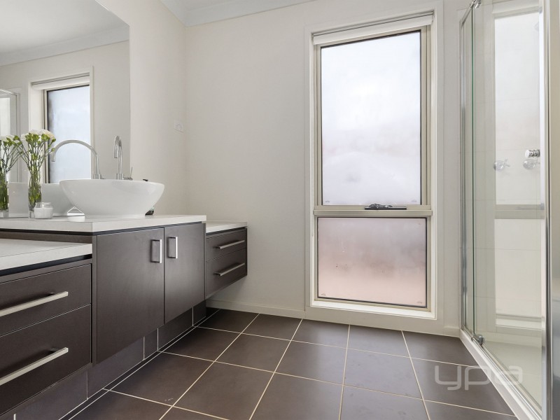 43 Long Tree Drive, Melton West VIC 3337