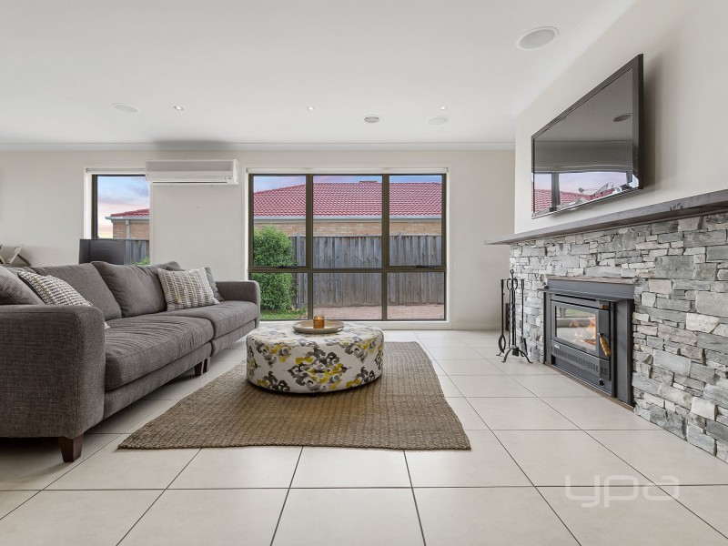 43 Long Tree Drive, Melton West VIC 3337