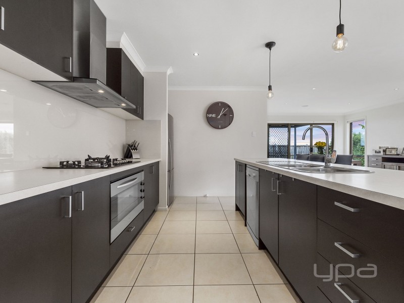 43 Long Tree Drive, Melton West VIC 3337