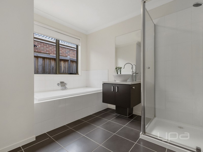 43 Long Tree Drive, Melton West VIC 3337