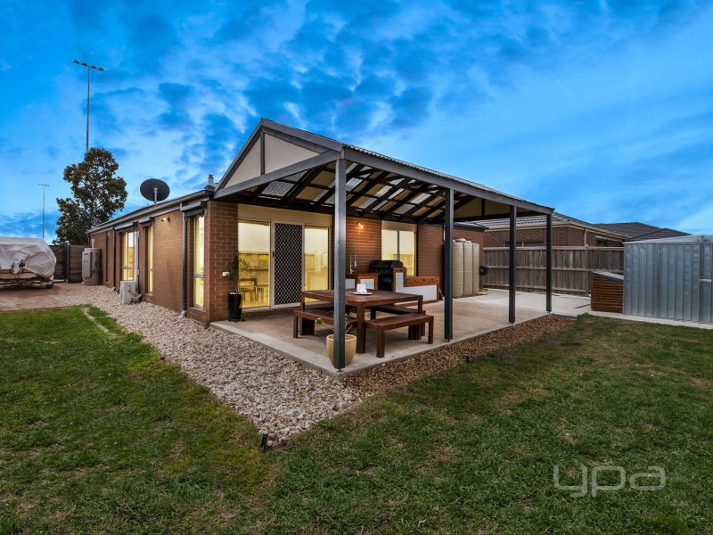 43 Long Tree Drive, Melton West VIC 3337