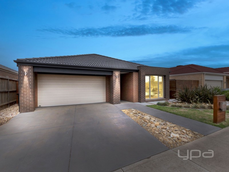 43 Long Tree Drive, Melton West VIC 3337