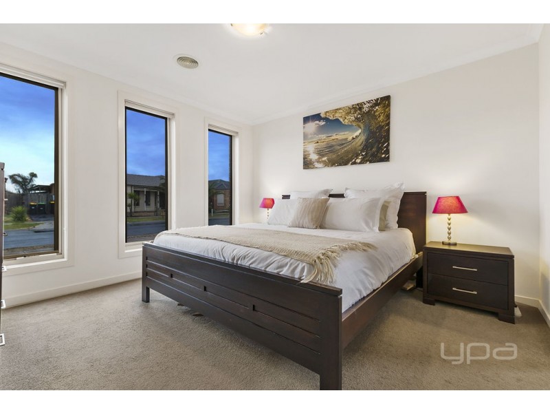 14 Oak Park Drive, Melton West VIC 3337