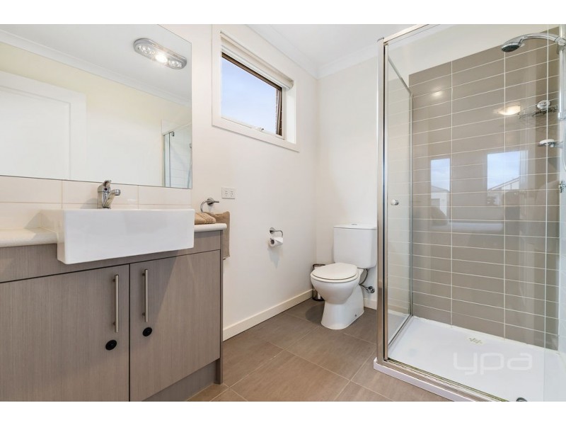 14 Oak Park Drive, Melton West VIC 3337