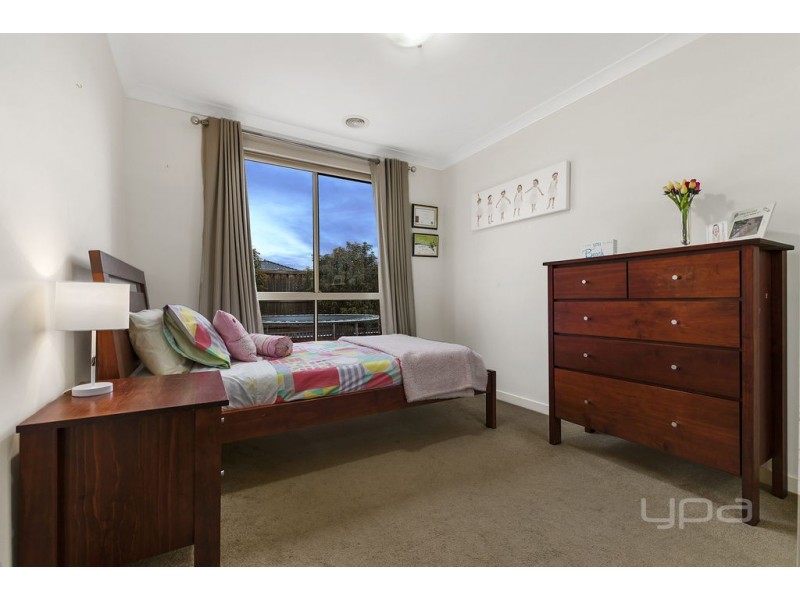 14 Oak Park Drive, Melton West VIC 3337