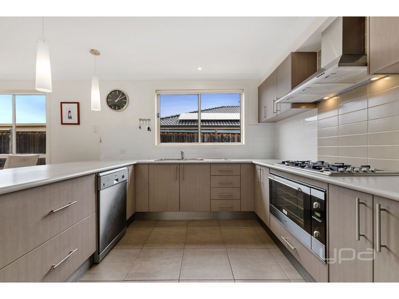 14 Oak Park Drive, Melton West VIC 3337