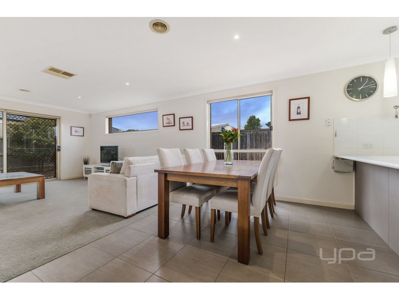 14 Oak Park Drive, Melton West VIC 3337