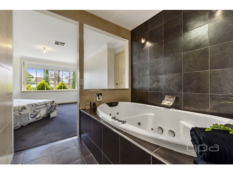 211-213 Gisborne-Melton Road, Kurunjang VIC 3337