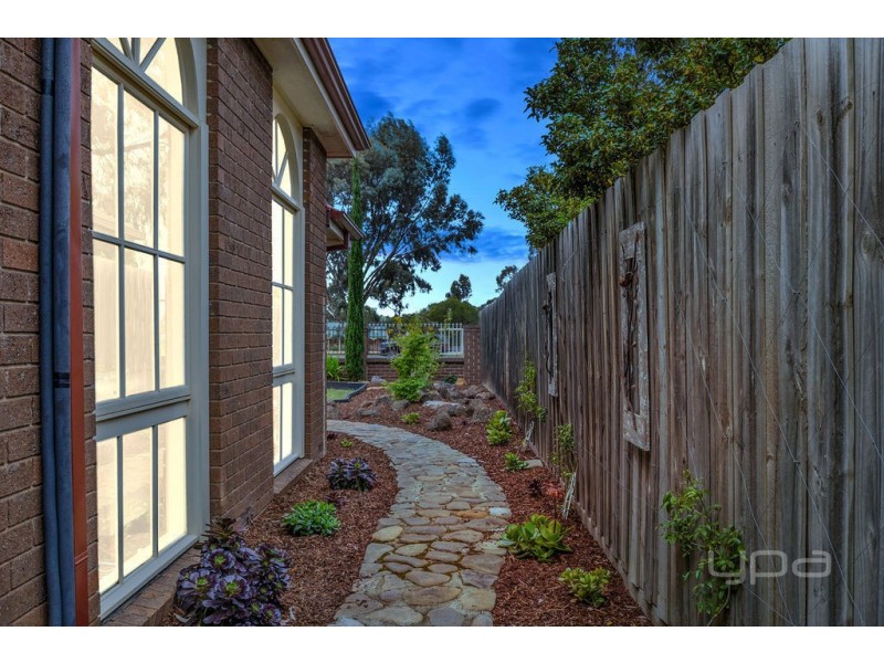 211-213 Gisborne-Melton Road, Kurunjang VIC 3337