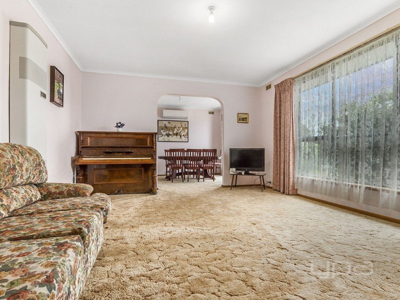 43 Blamey Drive, Melton South VIC 3338