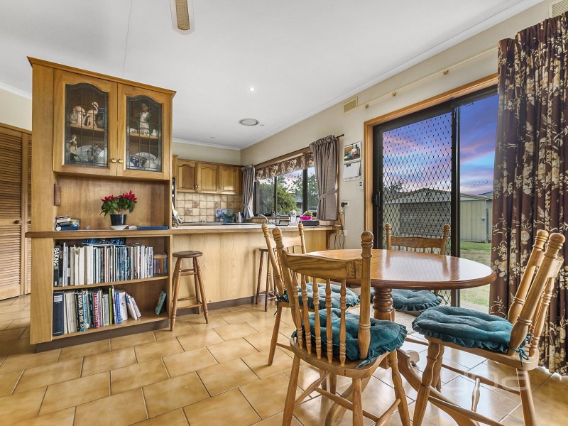 43 Blamey Drive, Melton South VIC 3338