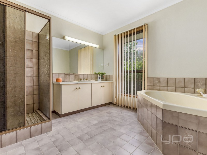 43 Blamey Drive, Melton South VIC 3338