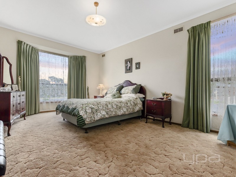 43 Blamey Drive, Melton South VIC 3338