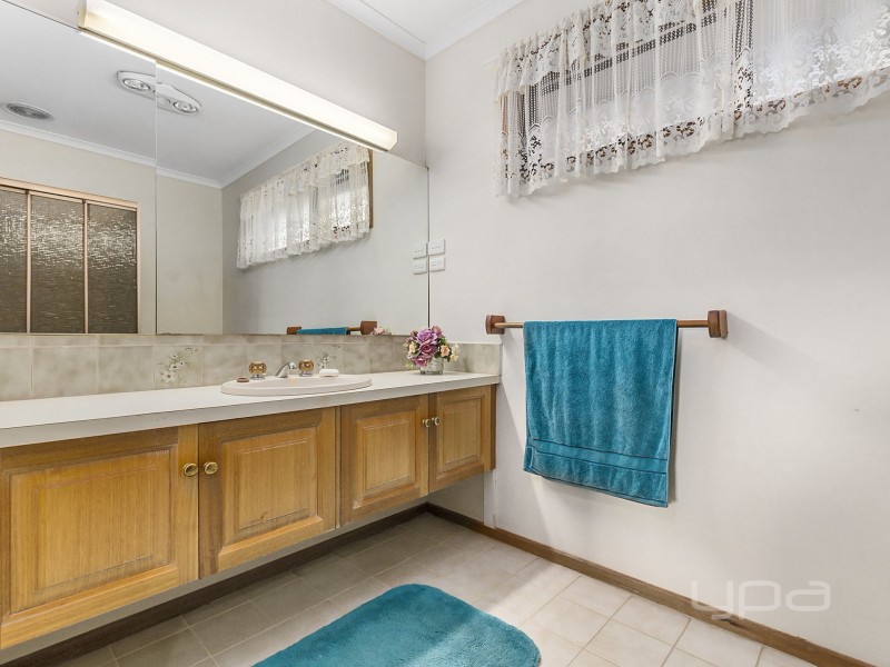 43 Blamey Drive, Melton South VIC 3338