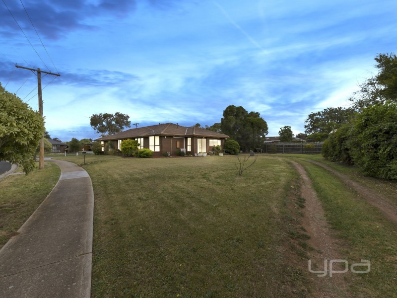 43 Blamey Drive, Melton South VIC 3338