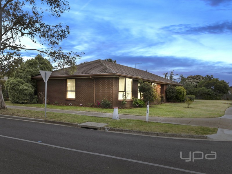 43 Blamey Drive, Melton South VIC 3338